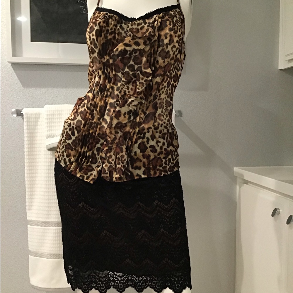 Lace skirt